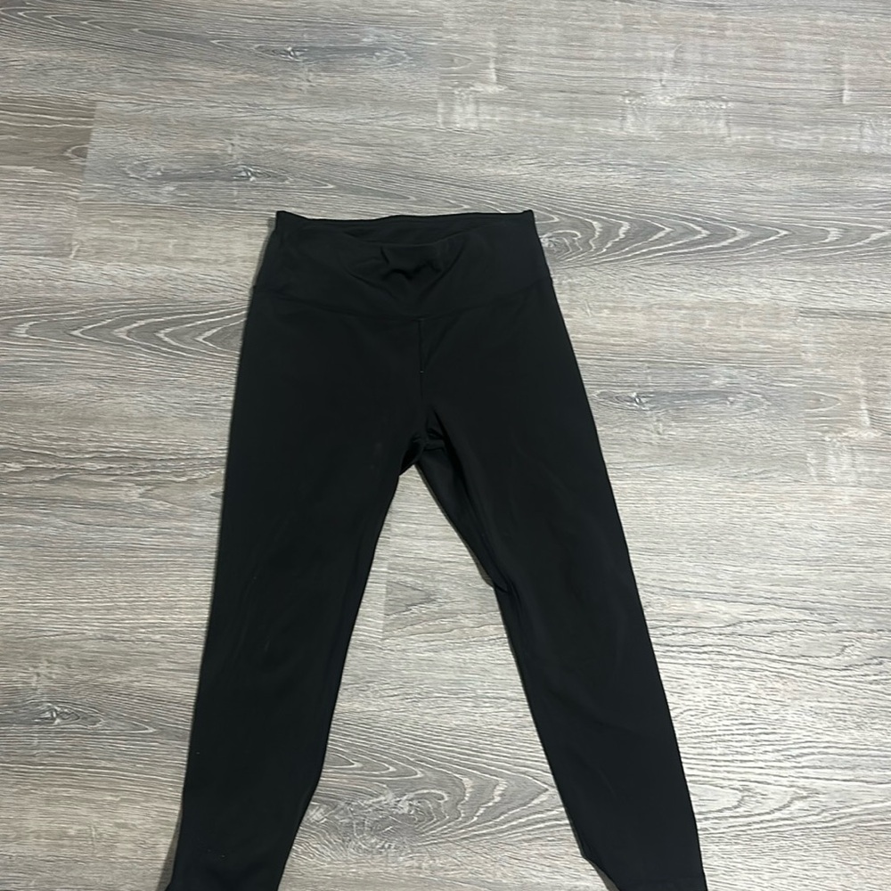 Black ebb and flow leggings